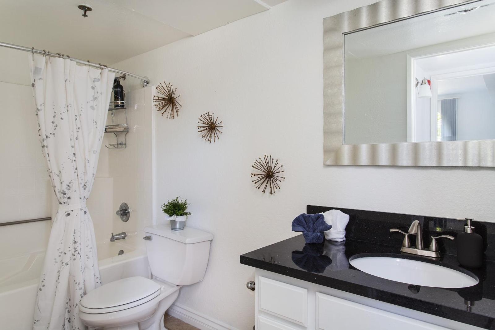 Luxurious Hollywood 2BD Suites Main image 1
